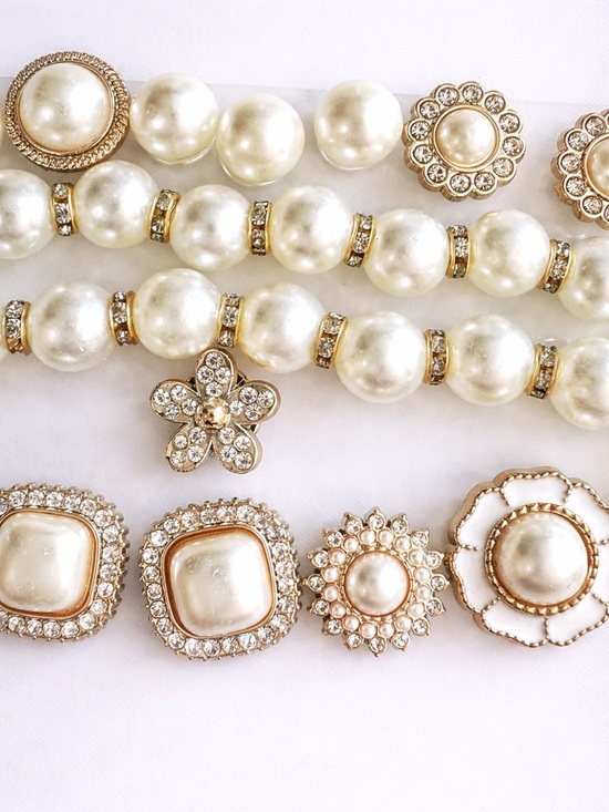 Crocs Shoes - Croc Charms Pearl Gold Rhinestone Jibbitz Set Chunky Floral Designer Style y2k